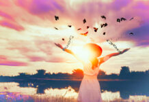 ¿Por qué es importante soltar el pasado (y dejar de cargar esa maleta llena de piedras emocionales)?